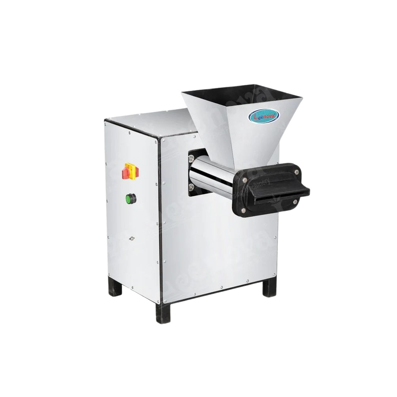 Dough Sheeter Machine processing fresh dough – ideal for commercial kitchens and bakeries.