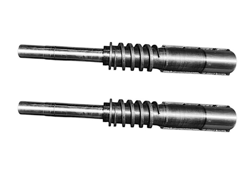 Main shaft for 6N70 rice mill – precision-engineered for smooth rotation and efficient dehusking performance.

