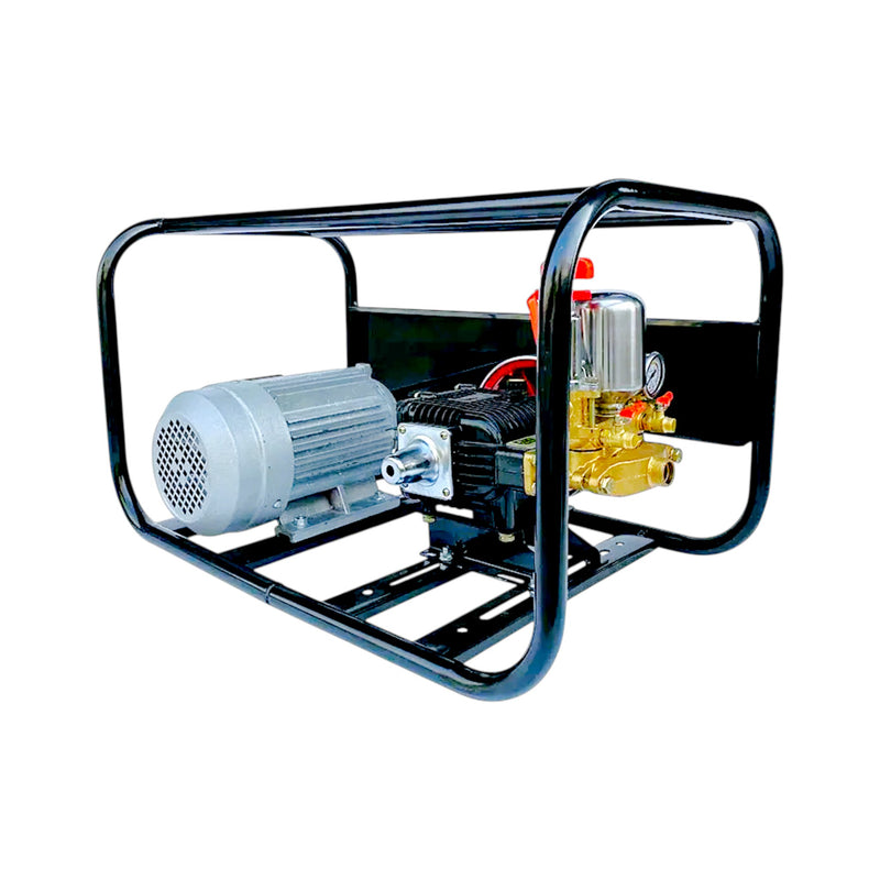 High-pressure electric sprayer with brass triple plunger pump and pipes

